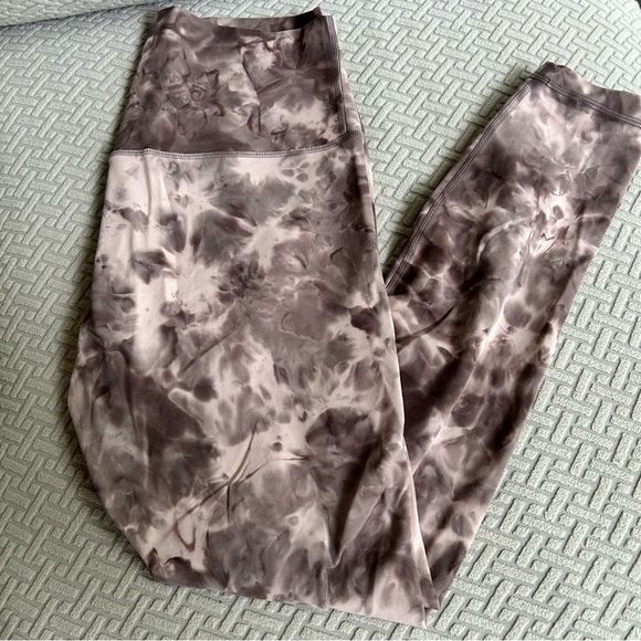 lululemon athletica high rise diamond dye pink Align Leggings - Picture 3 of 4